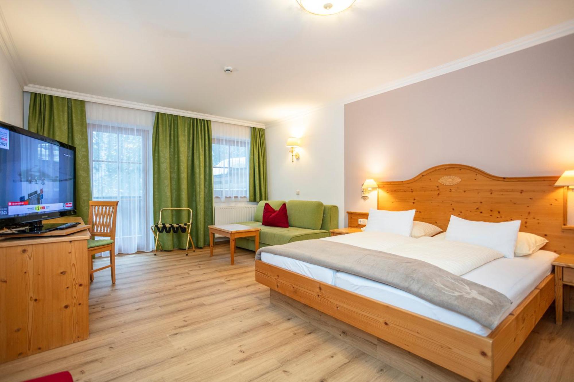 Hotel Oberwirt - Nahe An Saalbach Und Zell Am See, Viehhofen Sommercard Экстерьер фото