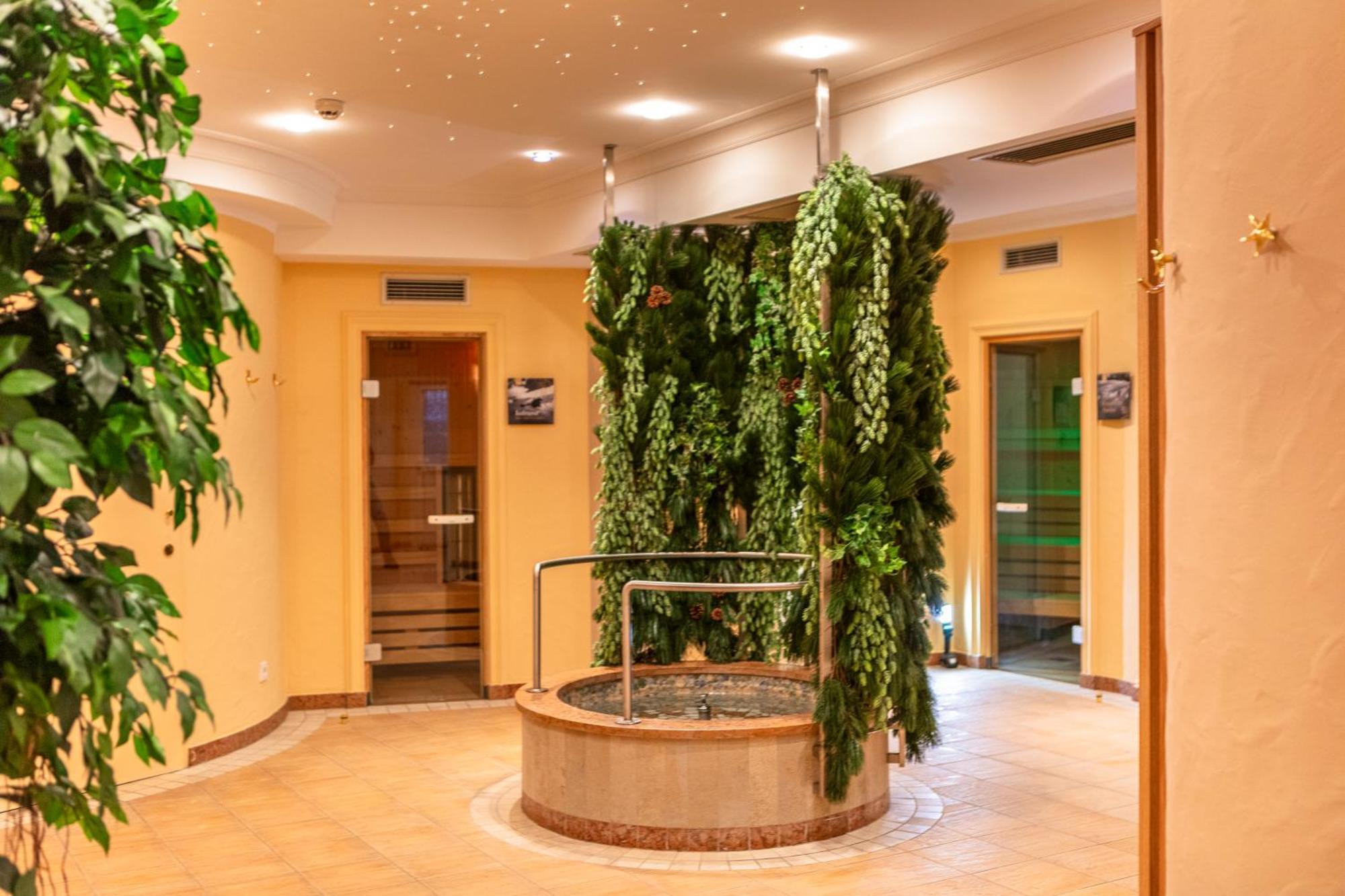 Hotel Oberwirt - Nahe An Saalbach Und Zell Am See, Viehhofen Sommercard Экстерьер фото