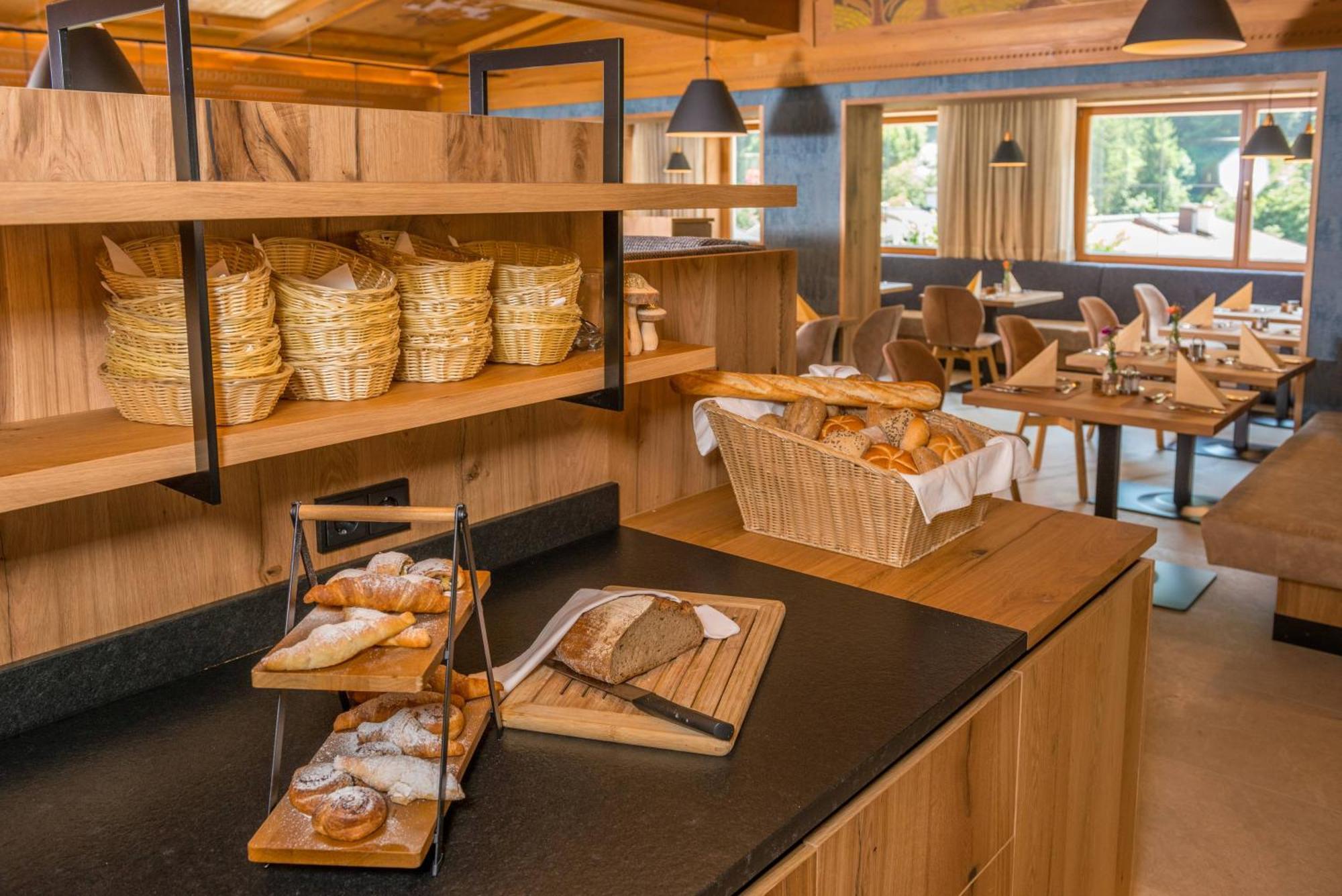 Hotel Oberwirt - Nahe An Saalbach Und Zell Am See, Viehhofen Sommercard Экстерьер фото