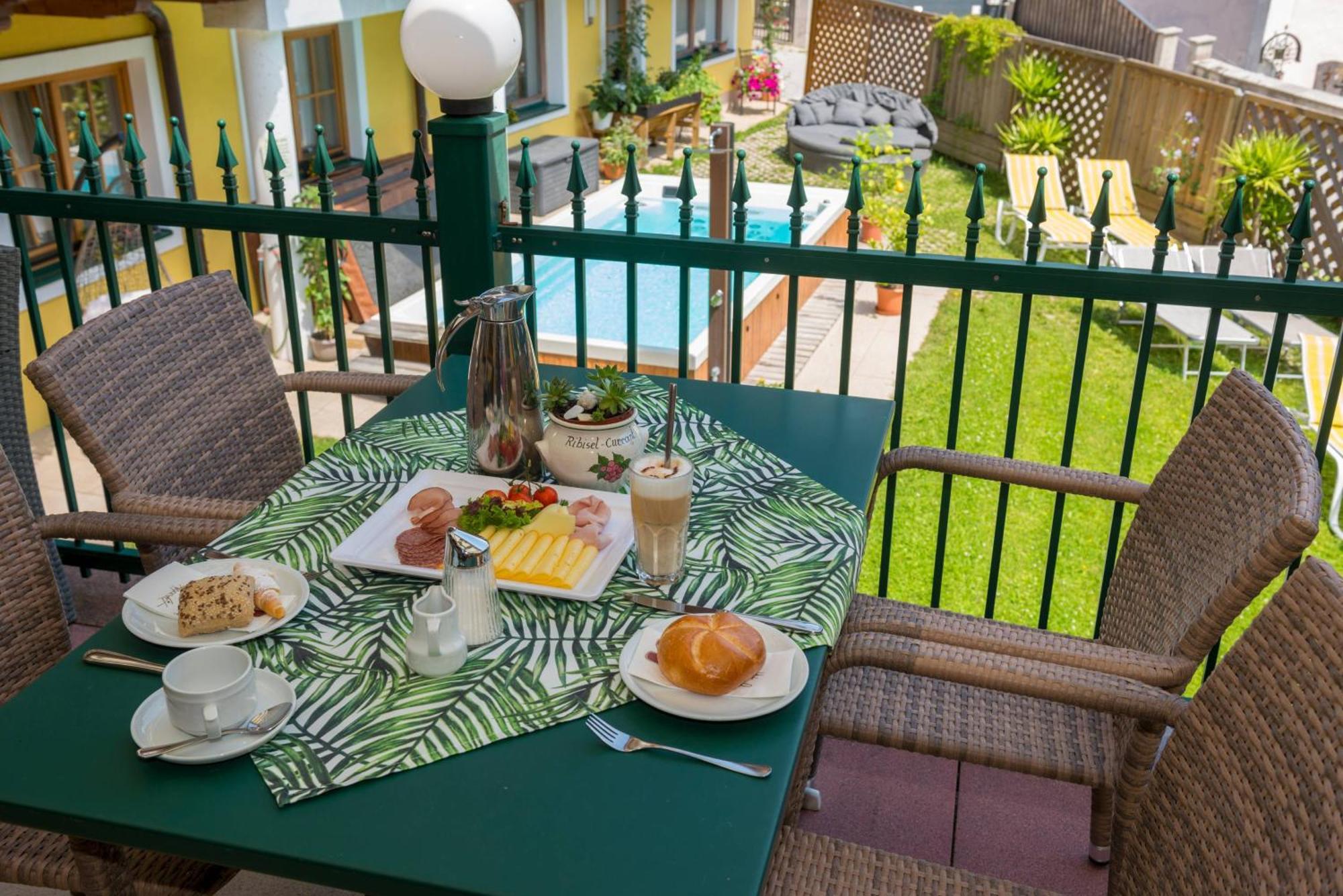 Hotel Oberwirt - Nahe An Saalbach Und Zell Am See, Viehhofen Sommercard Экстерьер фото