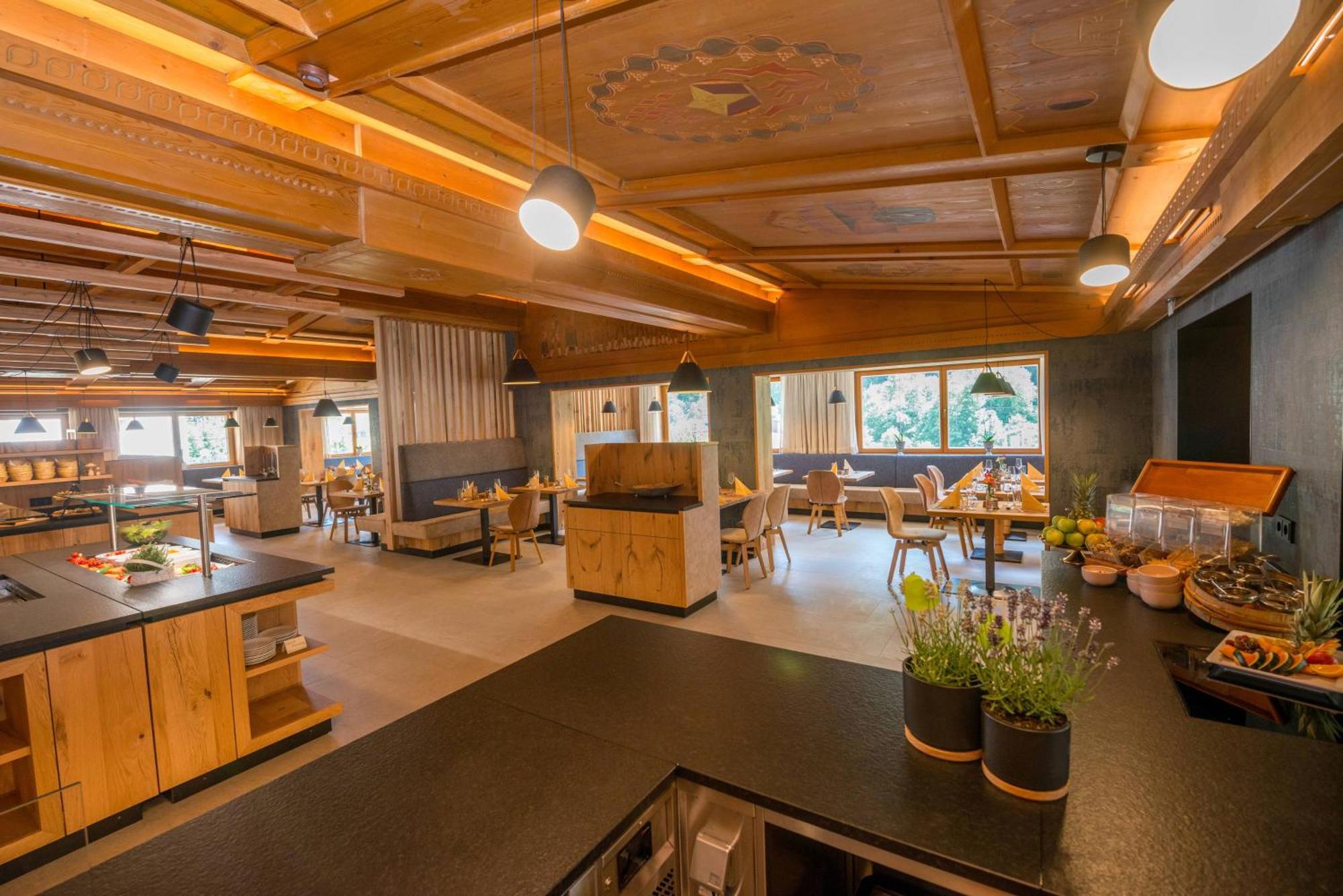 Hotel Oberwirt - Nahe An Saalbach Und Zell Am See, Viehhofen Sommercard Экстерьер фото