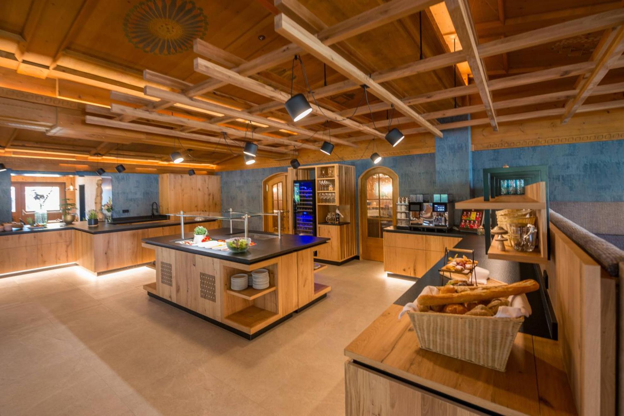 Hotel Oberwirt - Nahe An Saalbach Und Zell Am See, Viehhofen Sommercard Экстерьер фото
